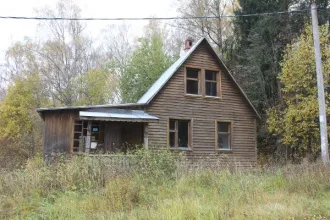 Два нежилых здания 156.8 кв. м, Московская область, Спецлесхоз Учинский. Общая площадь 156.8 кв. м, кадастровые номера: 50:13:0000000:20874, 50:13:0000000:20888. Количество этажей: 2. Назначение здания: Свободное.