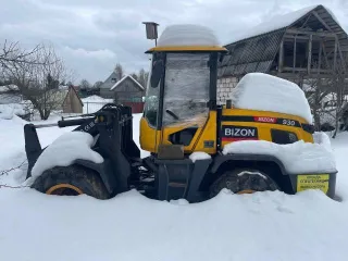 QDHZ BIZON 930, 2020 Погрузчик QDHZ BIZON 930, 2020 года, номер рамы HZ20200515001, номер двигателя 4DRIZY4393970K2, мощность Квт(Л.С.) 70,000 (95,170), ГРЗ 77РК1469, свидетельство о регистрации СМ 066969, паспорт RU TK 245227. Работоспособность неизвестна, состояние б/у, отсутствует стекло двери…