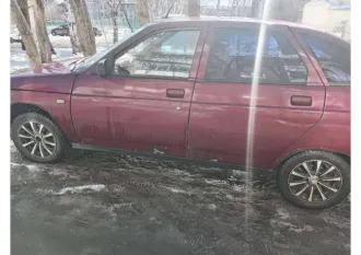 ВАЗ 21124 2005 года, комби (хэтчбек). VIN: XTA21124050293987. Государственный регистрационный знак: Н 843 КЕ 96. Модель двигателя: 21124, номер: 1239823. Цвет кузова: темно-малиновый. Мощность двигателя: 89,1 л.с. (65,5 кВт). Рабочий объем: 1596 куб. см. Тип двигателя: бензиновый. Экологический…