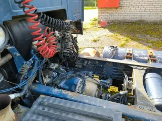 Volvo FH 12 1998 годные остатки: транспортное средство марки "Volvo FH 12", 1998 года выпуска, VIN:YV2F4B2C3WC757103, г.р.з. 01kG372 AFP, передан в собственность государства на основании решения Пыталовского районного суда Псковской области от 18.04.2023 (номер дела 2-145/2023). Салон транспортного…