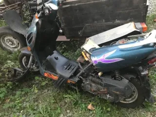 JHLMOTO JHL MX300, Урал-ИМЗ-8.10310 1993, Хонда Дио Реализация по прямому назначению: 1. Мотоцикл "JHLMOTO JHL MX300" черного цвета, VIN H1GYCJL6XRJ002026, (без государственного регистрационного знака, документы и ключи отсутствуют) 2. Мотоцикл Урал-ИМЗ-8.10310, голубого цвета, без регистрационного…