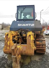 Shantui SD23 бульдозер 2011, Shantui SD23 бульдозер 2011 г.в., г/н 9813АК63, VIN SD23AA101418, № двигателя 41154465, кабина в черном цвете, кузов в желтом цвете, по периметру сильные следы коррозии, на гусеничном ходу, б/у – 4 651 250,00 руб. (831-у (I)) цена с НДС; марка Shantui, год выпуска 2011…