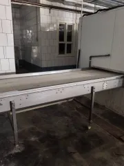 Transporter. Документация на оборудование отсутствует, все имеющиеся сведения — в отчете об оценке. Разбор и вывоз силами покупателя. Сломан редуктор, часть ленты порвана.