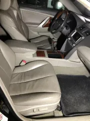 TOYOTA CAMRY 2010 высвобождаемое движимое военное имущество (автотранспортное средство). Перечень и характеристика имущества указаны в Приложении №1 к информационному сообщению. Пробег: 340724. Вид транспорта: легковой седан. Объем двигателя: 3456. Год выпуска: 2010. Мощность двигателя: 277 (204)…