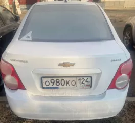 Лот №1: легковой автомобиль легковой автомобиль CHEVROLET, KLIT  AVEO , год выпуска 2012, цвет белый, объем двигателя 1598 см. куб., мощность двиг. 116,0 л.с.  85 кВт , идентификационный номер  VIN  XUUTF69EJC0028852, № двигателя F16D4 407421KA, гос. рег. № О980ЛО124. Владелец – Костерин Анатолий…