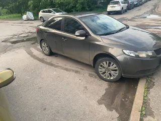 KIA Cerato 2010 года выпуска, VIN KNAFU411AA5219472.