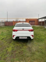 Автомобиль Kia Rio, 2017 года выпуска, VIN Z94C341BBJR022464, цвет белый, объем двигателя 1591 см³, мощность 123 л.с., тип кузова седан.