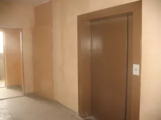 Квартира, общей пл. 52,1 кв.м., кадастровый номер 36:33:0002202:2159, этаж № 8
Расположенная по адресу: Воронежская область, г. Нововоронеж, ул. Первомайская, д. 7б, кв. 34
Ограничения: запрещение регистрации. В залоге ООО «Владпромбанк»