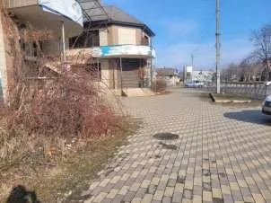 Офисное здание общей площадью 587,1 кв.м, инв. №1151, лит. А, кадастровый № 07:07:0500000:5282, расположенное по адресу: Кабардино-Балкарская Республика, р-н Урванский, г. Нарткала, ул. Красная, д. 68; Земельный участок общей площадью 657 кв.м, кадастровый № 07:07:0500033:50, расположенный по…