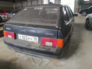 ВАЗ 21102 2001 года, госномер А227ВМ18, VIN XTA21102020388724, цвет светло-серебристый металлик, объем 1499 см³, мощность 71.4 л.с., седан. По периметру кузова сколы ЛКП, вмятины и царапины. Левый фонарь сломан. Ключи в наличии, документов нет. LADA Samara 2008 года, госномер Т165РУ18, VIN…