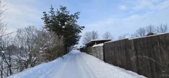 Нежилое здание, площадь: 41,2 кв.м., кадастровый номер: 35:25:0000000:1032 и земельный участок, площадь: 1 437 кв.м., категория земель: Земли сельскохозяйственного назначения, разрешенное использование: Для ведения садоводства, кадастровый номер: 35:25:0505017:7, Адрес (местоположение): Вологодская…