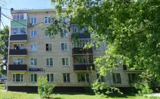 Квартира площадью 43,4 кв.м по адресу: г. Москва, ул. Винокурова, д. 16, кв. 38, кадастровый номер 77:06:0002013:2144. Общие сведения об ограничениях и обременениях: арест, залог, запрет регистрационных действий. Вид жилого помещения: квартира.