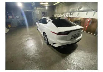 Kia Stinger 2018 года, 247 лс, АКПП, VIN: XWEE351ADJ0000742. В залоге у АО "Альфа-Банк".