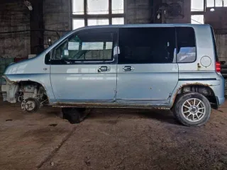 Honda Mobilio 2004 года, 90 л.с., пробег 305000 км. Цвет голубой. VIN отсутствует, ПТС 65 УЕ 522629, госномер М993СМ65. Разрешенная максимальная масса 1620 кг, масса без нагрузки 1400 кг.