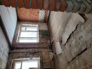 Нежилое помещение, расположенное на земельном участке, включающее в себя: нежилое здание (кад. номер 35:24:0401013:317, площадь 1723,9 кв. м.), расположенное по адресу: Вологодская обл., г. Вологда, ш. Окружное, д. 7, стоимостью 35 103 600,00 руб.; земельный участок (кад. номер 35:24:0401013:255…
