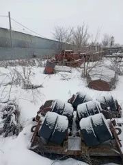 Гидромонитор ГМ-1 (б/у), год выпуска 2009. Головной реф. понтон к гидромонитору ГМ-1 (2 шт.). Катер БМК-130 (б/у). Понтон грунтовозный ПГ-10. Концевой реф. понтон к гидромонитору ГМ-1 (2 шт.). Понтон рефулерный с шарнирным соединением (8 шт.). Роликоопора (14 шт.). Тумба для понтона (7 шт.)…