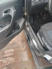 Volkswagen Polo, 2013 года, 105 лс, 165551 км, черный, VIN XW8ZZZ61ZEG019772, находящийся в залоге у ООО «СФО ПРИМА-ФИНАНС».