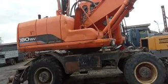 DOOSAN SOLAR 180W-V 2013 Экскаватор DHKHEWV0SD5002796, № двигателя DB58TIS316188EG. Экскаватор DOOSAN SOLAR 180W-V, 2013 года выпуска.