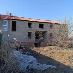 Объект незавершенного строительства площадью 162.3 кв.м, степень готовности – 75%, назначение: Жилое, количество этажей: 2, адрес: Россия, г. Волгоград, р.п. Гумрак, пер. Лесной, дом 2, кадастровый номер: 34:03:130001:3462 и земельный участок площадью 505 кв.м, адрес: Россия, обл Волгоградская, р-н…