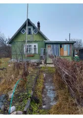 Земельный участок, 1000 кв.м., сельскохозяйственного назначения, местоположение: 185519, Республика Карелия, Прионежский р-н, поселок Ладва-Ветка, кадастровый номер: 10:20:0000000:654, вид собственности: индивидуальная. На участке есть колодец технический для полива, 2 яблони, кусты с черной…