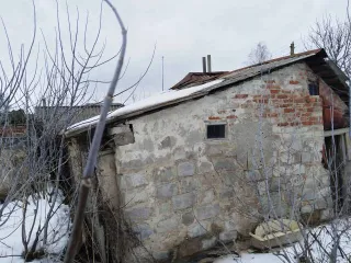1/3 доли жилого дома 29.4 кв.м и 1/3 доли земельного участка 2800 кв.м в Белгородской области: Земельный участок, общая долевая собственность, доля в праве 1/3, площадь 2800 +/- 19 кв.м, кадастровый номер 31:10:0903003:87, адрес местоположения: Белгородская область р-н Яковлевский с. Вислое ул…