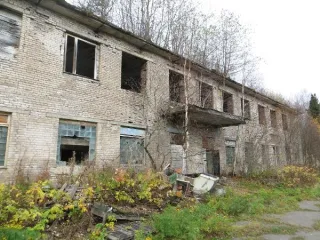 Земельный участок 5200 кв.м со столовой 1118,8 кв.м, Архангельская область. Земельный участок площадью 5200 кв.м, кадастровый номер 29:16:241401:137, с расположенным на нем объектом недвижимости – нежилое здание (столовая) площадью 1 118,80 кв.м, кадастровый номер 29:16:000000:1562. Земельный…