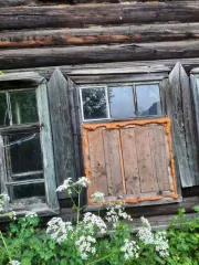 Доля дома 57.4 м² и участка 415 м² в Ижевске: 1/3 доля в праве общей долевой собственности на жилой дом, общей площадью 57,4 кв.м., кадастровый номер 18:26:040234:26, и 1/3 доля в праве общей долевой собственности на земельный участок под домом, общей площадью 415 кв.м., кадастровый номер…