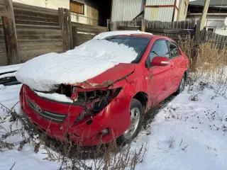 Toyota Corolla 2008 года выпуска, VIN JTNBV56E00J040031. Согласно акта описи и ареста автотранспортное средство частично разукомплектовано, передние фары отсутствуют, по всему кузову вмятины, в неудовлетворительном состоянии, документы и ключи не изымались.