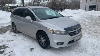 Honda Stream, 2007. Транспортное средство Honda Stream, грн. Е025ЕХ138, 2007 г.в. Кузов № RN71004932, цвет серый. Требуется замена кузовных порогов, после некачественной обработки и окраски кузова предыдущим хозяином ТС, пошла коррозия. Так же требуется замена: дверь багажника, замок и задний…