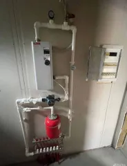 Жилой дом 90,6 кв.м и земельный участок 1500 кв.м в Карелии. Дом жилой, площадью 90,6 кв.м, одноэтажный, расположен по адресу: Респ. Карелия, Прионежский р-н, п. Деревянка, ул. Нагорная, д. 12 (кадастровый номер 10:20:0080120:181). Земельный участок площадью 1500 кв.м, категория земель: земли…