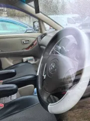 Toyota Harrier, 2001 года, модель 2AZ 0533931, кузов ACU10-0009247, цвет серый и темно-серый, 160 л.с. (120 кВт), 381000 км, полный привод, АКПП, рабочий объем двигателя 2362 куб. см, разрешенная максимальная масса 1855 кг, масса без нагрузки 1580 кг. Транспортное средство давно стоит без движения…