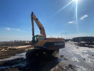 Экскаватор гусеничный Hyundai R300LC-9SH, заводской номер HHKHZ808LE0000183, 2014 год выпуска, госномер 58 УЕ 9248 (63 СВ 9366). Экскаватор гусеничный Hyundai R300LC-9S, заводской номер HHKHZ810LE0001178, 2014 год выпуска, госномер 58 УЕ 9241 (63 СВ 9362). Трактор ДТ-75 ДЕРС2 с буровой установкой…