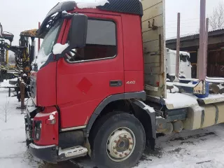 Сортиментовоз LS 1, 2011 года выпуска, VIN X89LS1000B0DU8040, регистрационный знак О579ЕТ29, без гидроманипулятора.
