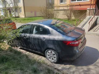 Kia Rio, 2014 года, 107 лс, 277430 км еще Транспортное средство КИА РИО VIN: Z94CB41AAFR247285, 2014 г.в., госномер: О377АК750, цвет: СЕРЫЙ ТЕМНЫЙ, пробег 277430 км. Техническое состояние: частично неисправно, все основные агрегаты на месте, машина заводится, но при работе двигателя слышен стук, в…