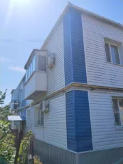 Квартира площадью 41,20 кв.м. Адрес: Ростовская область, Цимлянский район, г. Цимлянск, пер. Геофизиков, д. 9, кв. 12. Кадастровый номер: 61:41:0000000:17072. Общая площадь: 41.2 кв.м. Вид жилого помещения: квартира. Доля в праве: 100%. Ограничения: арест наложен судебным приставом-исполнителем.