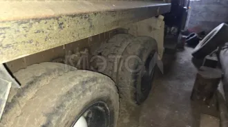 Жилой вагончик, KAMAZ 55111, 1996; Автомашина KAMAZ 55111, 1996 года (документов нет). Реализуемое имущество неоднократно подвергалось ремонту, в следствии чего номерные агрегаты могут отсутствовать или не совпадать с указанными в документах (ПТС, ПСМ, СТС и т.д.), что может повлечь за собой…