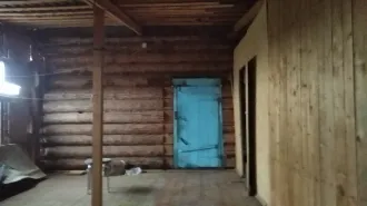 Дом, площадью 33,4 кв.м., кадастровый номер: 18:12:051067:255, расположенный на земельном участке, площадью 1 127 кв.м., кадастровый номер: 18:12:051067:19, адрес: Российская Федерация, Респ. Удмуртская, Кезский р-н, п. Кез, ул. Азина, д. 10, кв. 2