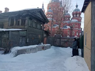 Здание, назначение: нежилое, количество этажей 1, в том числе подземных 0, общей площадью 87,7 кв.м, кадастровый номер 38:36:000018:8560, расположенное по адресу: Иркутская область, г. Иркутск, ул. Баррикад, д. 79 и земельный участок под ним –  категория земель: земли населенных пунктов, вид…