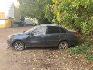 LADA Granta 2021 года, серая. VIN: XTA219040N0815339, госномер X412KX797. Двигатель: 11182 6972425, мощность 89.7 л.с. (66 кВт), объем 1596 см³. ПТС 1643 01040686893 от 29.12.2021, СТС 99 39 958002 от 29.03.2022. Автомобиль находится в залоге.