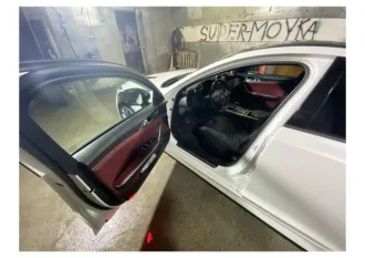 Kia Stinger 2018 года, 247 лс, АКПП, VIN: XWEE351ADJ0000742. В залоге у АО "Альфа-Банк".