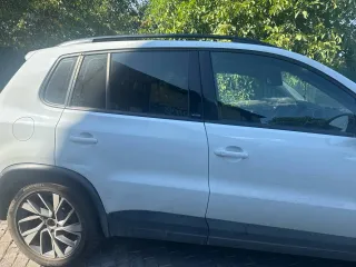 Volkswagen Tiguan 2016 автомобиль марки VOLKSWAGEN модель Tiguan 2016 г.в. VIN-номер XW8ZZZ5NZHG101958 С имуществом, являющимся предметом торгов, и имеющимися в отношении этого имущества правоустанавливающими документами можно ознакомиться по адресу: Саратов, 2-й пр-д Блинова, 6Б, с момента…