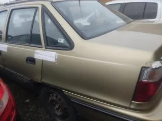 Daewoo Nexia 2007 года выпуска, государственный регистрационный знак А734ХЕ08 регион. Цвет: песочный. VIN: ХWB3D31UD7A110926. Характеристики и дефекты: вмятина правого переднего крыла в средней части с выступлением коррозийных пятен, отслоение лакокрасочного покрытия капота. Ключи отсутствуют…
