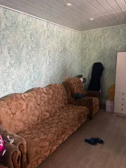 Чермошное, Медвенский район, Курская область, дом 40, квартира 2. 1/4 доля помещения жилого назначения, площадь 82.8 кв. м. Кадастровый номер: 46:15:160301:420.