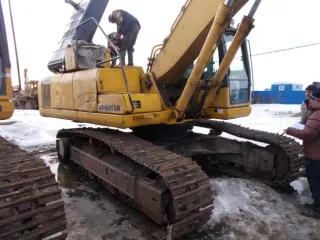 Экскаватор Komatsu PC 200-7, номер 256998, 2006 г.в. Грз: 1665ТУ70; ПСМ № ВЕ552528.