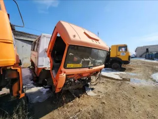Движимое имущество (автомобили, специализированная техника), расположенное в Хабаровском крае, п. Галкино. Автомобиль КамАЗ-65222, VIN X1F652220D0000398, шасси XTC 652220 C1288561, 2013 г.в., гос. номер Т 538 ХК 163. Автомобиль КАМАЗ 65222-43, VIN XTC652224E1300015, 2014 г.в., гос. номер У 664 ЕА…