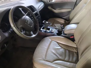 Ауди Q5 Quattro 2.0, год выпуска 2010, госномер У498ВС18, VIN WAUCFC8R9BA032827, цвет черный, объем 1984 см³, мощность 211 л.с., тип легковой универсал. Ключи в наличии, документов нет. ВАЗ 21053, год выпуска 2007, госномер С608ОТ18, VIN XTA21053082125113, цвет синий, объем 1451 см³, мощность 71.4…