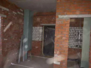 7 объектов конкурсной массы, имущественный комплекс по адресу: Чувашская Республика, г. Канаш, Ульяновское шоссе:  
1. Материальный склад кадастровый №21:11:240201:1986,  
2. Забор из железобетонных плит из железных листов с пятью воротами, протяженность 1572 п.м., кадастровый №21:11:000000:1287, …