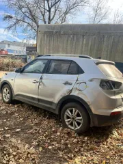 Hyundai Creta 2017 года выпуска, VIN Z94G2813BНR049725, госномер Н365ОХ750. Автомобиль находится в неудовлетворительном состоянии, частично разукомплектован, не на ходу, двигатель не запускается, аккумулятор отсутствует.