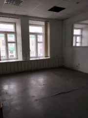 Нежилое помещение 451,2 м², г. Сарапул, Удмуртская Республика, кадастровый номер 18:30:000256:234, площадь 451.2, адрес: Российская Федерация, Удмуртская Республика, г.о. город Сарапул, г. Сарапул, ул. Советская, д. 1, вид ограничений и обременений: охранное обязательство на объект культурного…