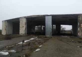 Здание клуба 1953 000000103 375,0
Здание конторы 1956 00000095 511,6
Пристройка к административному зданию 1998 00000093 59,8
Здание автовесовой на з/приеме 1969 00000040 612,1
Здание блок подсобных помещений 1967 00000037 467,4
Здание ж/д весов 1964 000000018 36,1